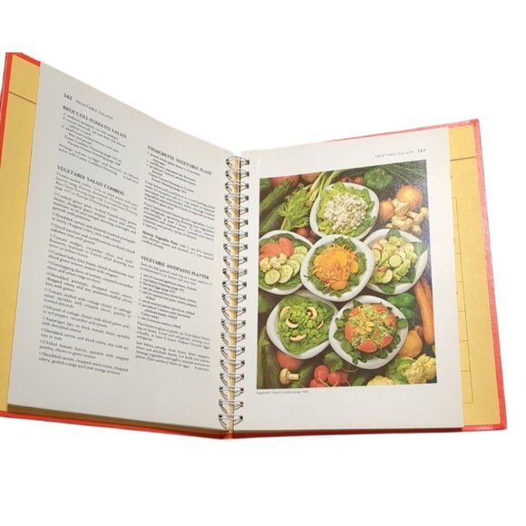 Betty Crockers Cookbook 1983 Tenth Printing Golden Press Spiral Hardcover Recipe - Picture 7 of 11